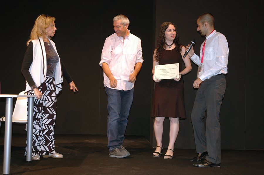 Equipo Decimononic recibiendo su diploma en la Ceremonia de Premios AJA | Foto: R. Braam