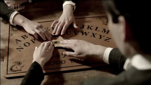 Abadía de Downton | Especial de Navidad de la temporada 2 | Sesión de ouija