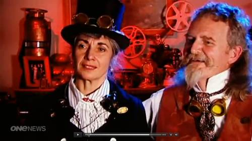 Vídeo: Oamaru Steampunk - TV - Helen Jansen e Iain Clark 2012