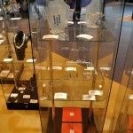 Decimononic en Madrid Joya 2015 - Virina con algunas joyas de la Colección Metrópolis