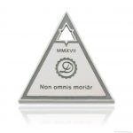 Non Omnis Moriar - Colgante de plancheta de plata de ley de Decimononic