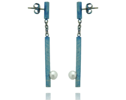 Tachuelas de titanio azul con cadena y perlas - Colección Nautilus by Decimononic